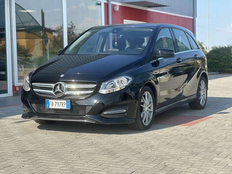 Usata Mercedes B180 Business 109 CV (80 kW) 2016 Nero Monovolume