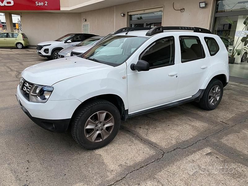 Usata Dacia Duster 110 CV (80 kW) 2014 Bianco Station wagon
