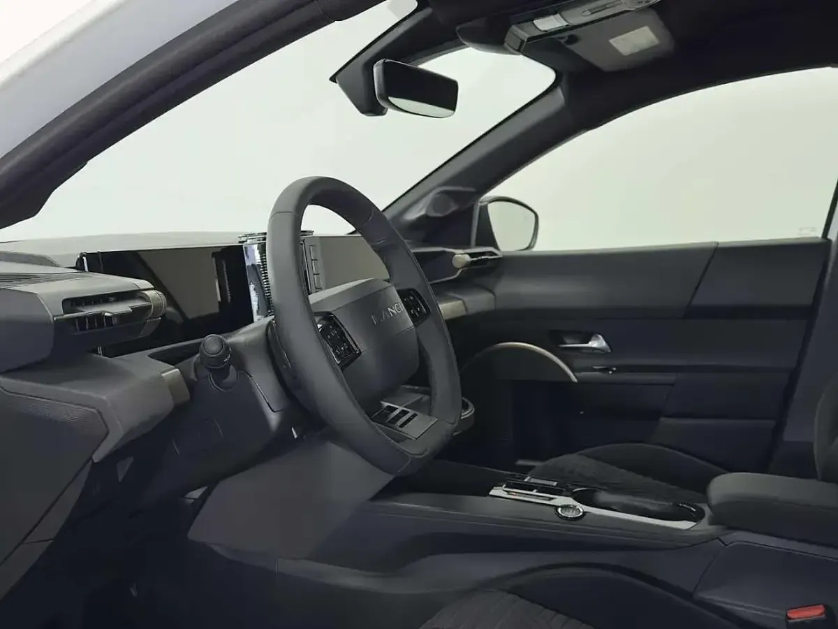 Usata Lancia Ypsilon 100 CV (73 kW) 2025 Bianco Utilitaria