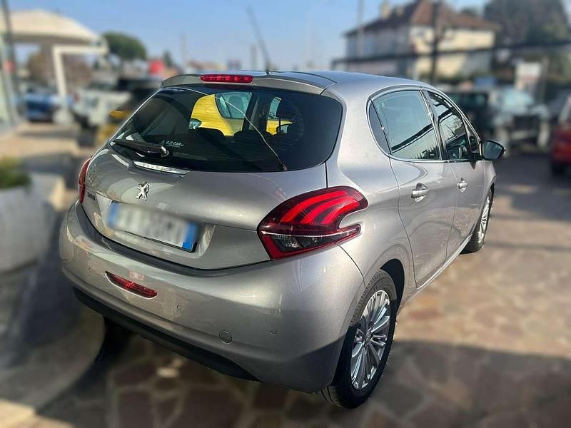 Usata Peugeot 208 Allure 110 CV (80 kW) 2019 Grigio Utilitaria