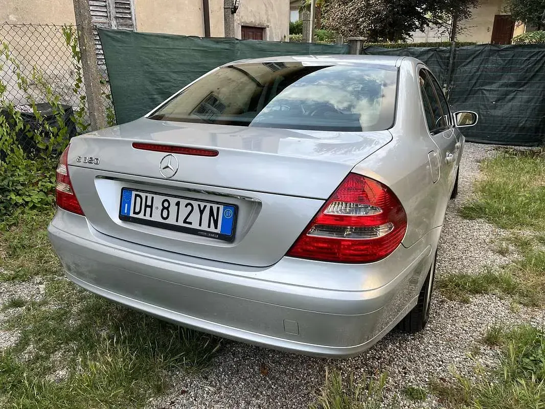 Usata Mercedes E220 Avantgarde 125 CV (91 kW) 2006 Berlina