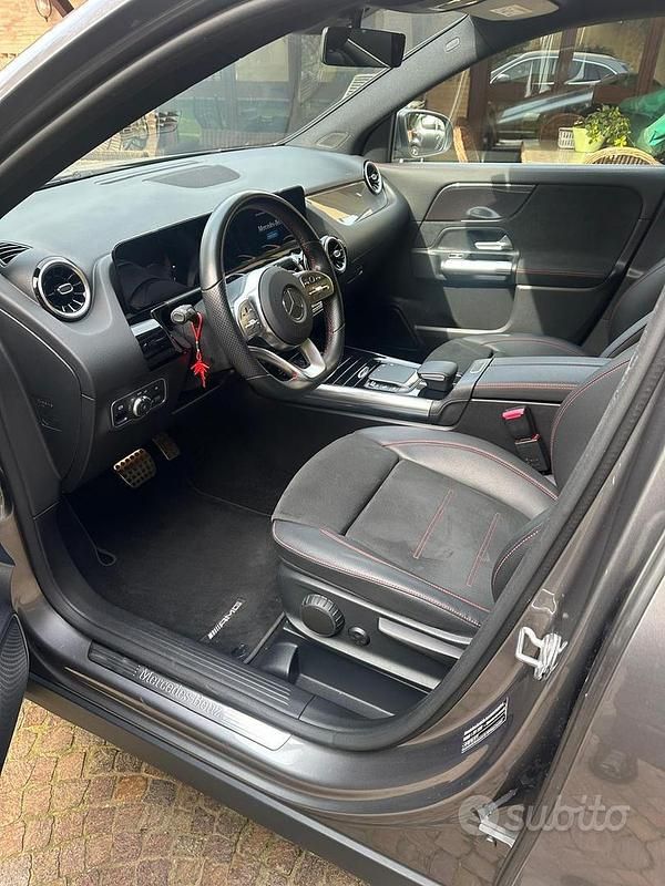 Usata Mercedes GLA200 Premium 150 CV (110 kW) 2021 Grigio SUV
