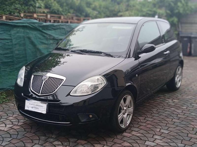 Nero Usata 2008 Lancia Ypsilon Due volumi | 2700 € (Ottimo prezzo) - Immagine 1/4