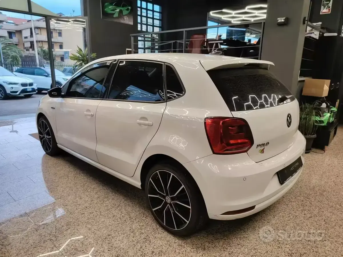 Usata VW Polo Business 75 CV (55 kW) 2017 Bianco Berlina