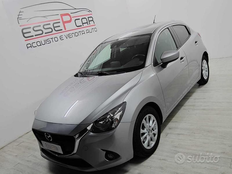 Grigio Usata 2016 Mazda 2 Evolve Tre volumi | 8900 € (Buon prezzo) - Immagine 1/4