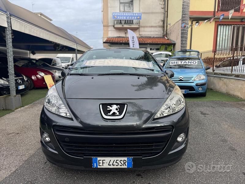 Grigio Usata 2010 Peugeot 207 SUV | 4499 € (Buon prezzo) - Immagine 1/4