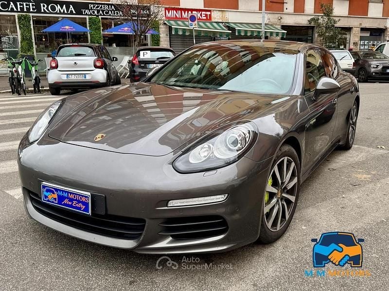 Usata Porsche Panamera 333 CV (244 kW) 2015 Gray Utilitaria