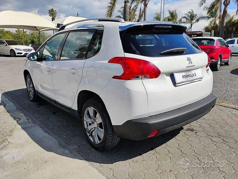 Usata Peugeot 2008 Allure 92 CV (67 kW) 2014 Bianco SUV