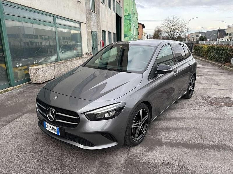 Grigio Usata 2022 Mercedes B180 Monovolume | 28.000 € (Cara) - Immagine 1/4