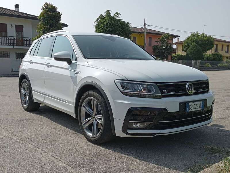 Bianco Usata 2020 VW Tiguan R-line SUV | 27.000 € (Cara) - Immagine 1/4