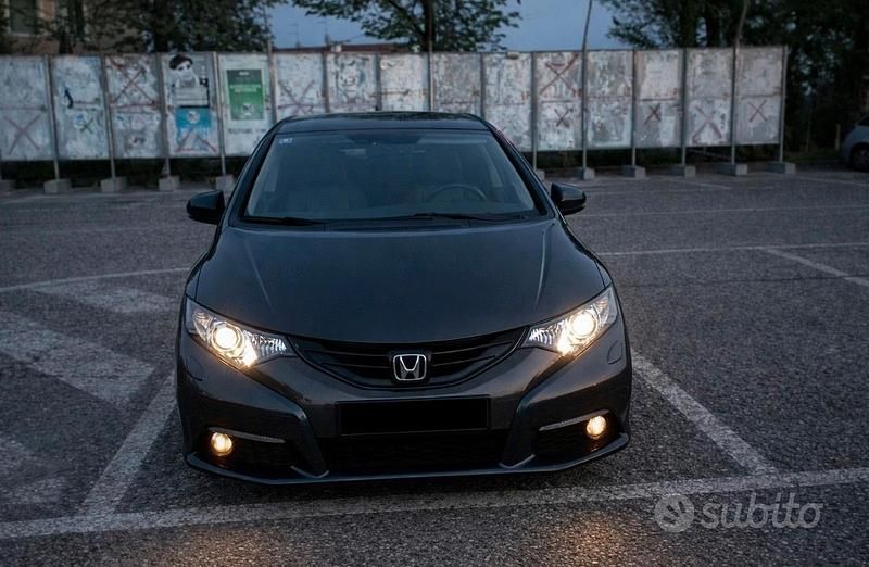 Usata Honda Civic 150 CV (110 kW) 2012 Verde Berlina