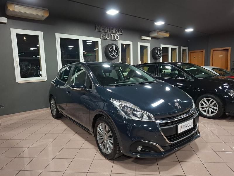 Usata Peugeot 208 81 CV (59 kW) 2017 Grigio Utilitaria