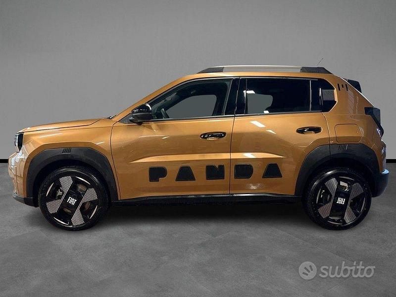Usata Fiat Grande Panda 83 kW (113 CV) 2025 Marrone Utilitaria
