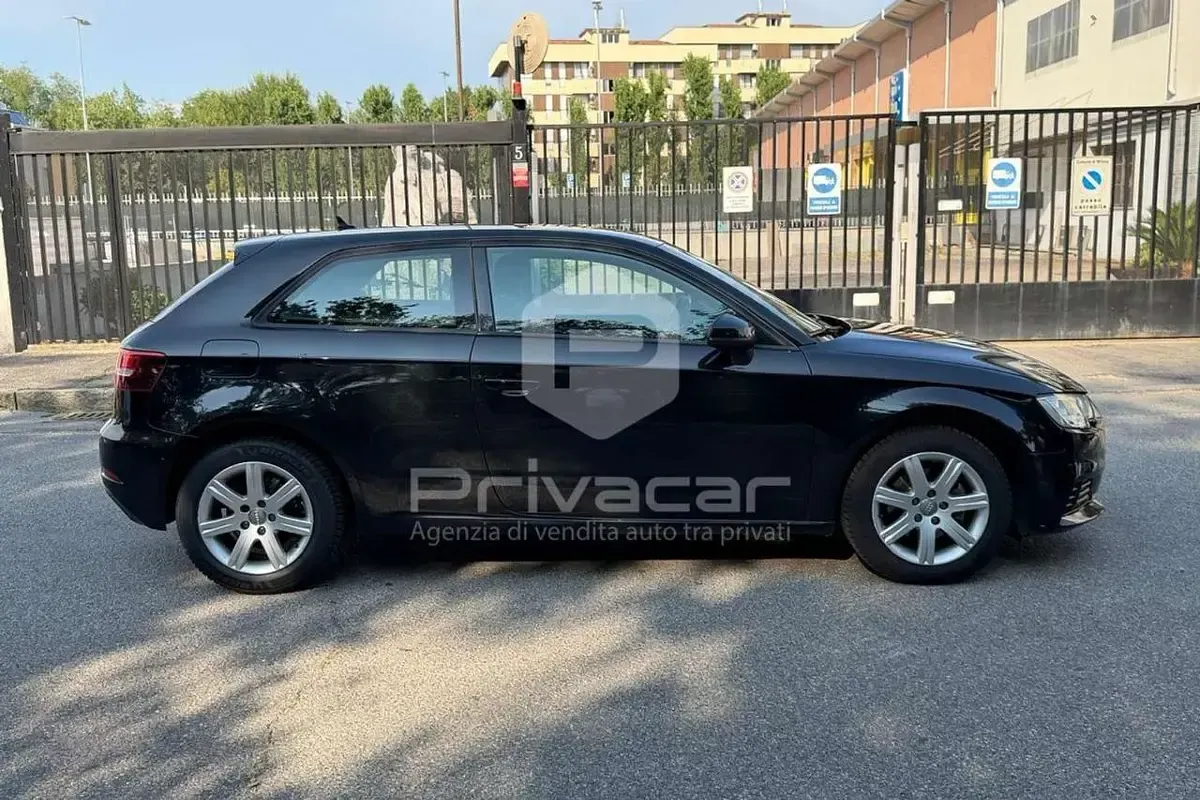 Usata Audi A3 Business 116 CV (85 kW) 2017 Nero Utilitaria
