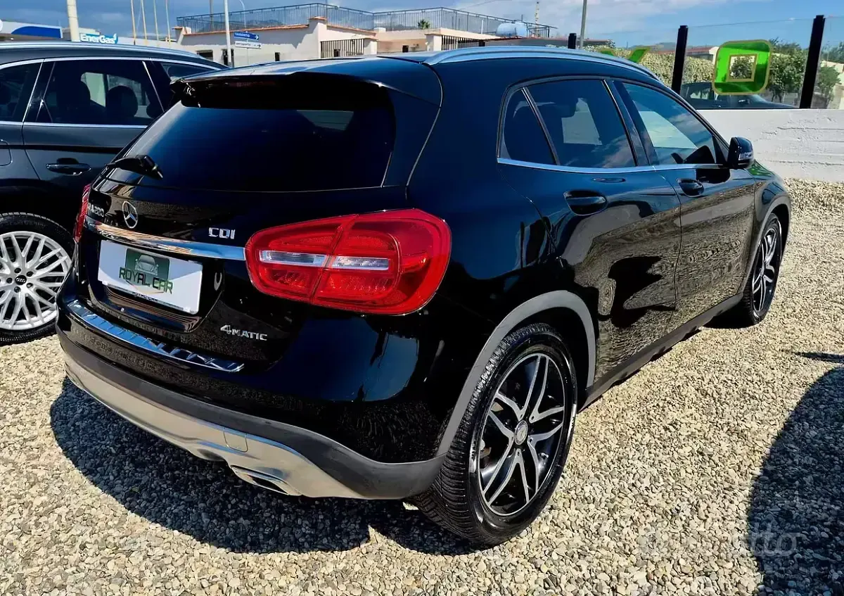 Usata Mercedes GLA200 Premium 136 CV (100 kW) 2015 Nero SUV