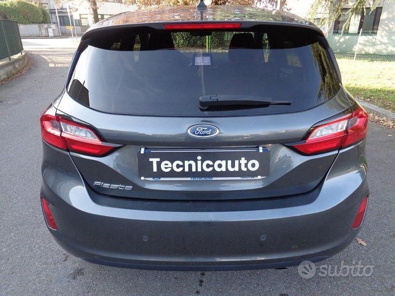 Usata Ford Fiesta 75 CV (55 kW) 2020 Grigio Berlina