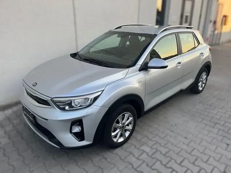Usata Kia Stonic Style 97 CV (71 kW) 2020 Argento SUV