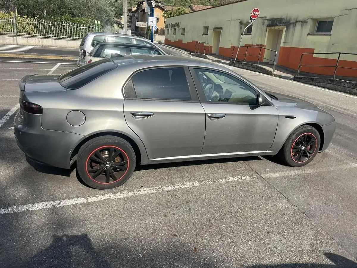 Usata Alfa Romeo 159 Progression 150 CV (110 kW) 2009 Grigio Berlina