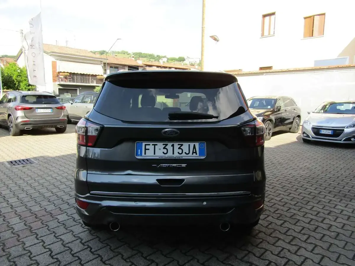 Usata Ford Kuga Vignale 150 CV (110 kW) 2018 Grigio SUV
