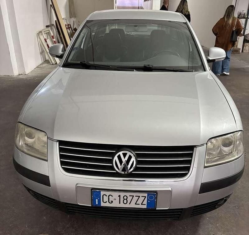 Usata 2003 VW Passat Trendline Tre volumi | 2500 € (Buon prezzo) - Immagine 1/4