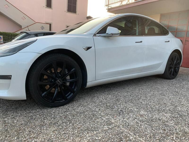 Usata 2020 Tesla Model 3 Long Range Tre volumi | 24.500 € (Ottimo prezzo) - Immagine 1/4