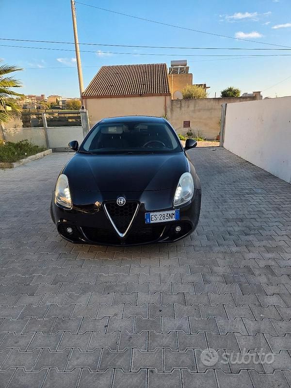Nero Usata 2013 Alfa Romeo Giulietta Tre volumi | 5000 € - Immagine 1/4