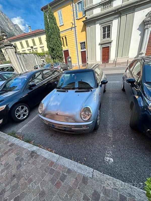Begagnad Mini Cooper 116 HK (85 kW) 2004 Halvkombi