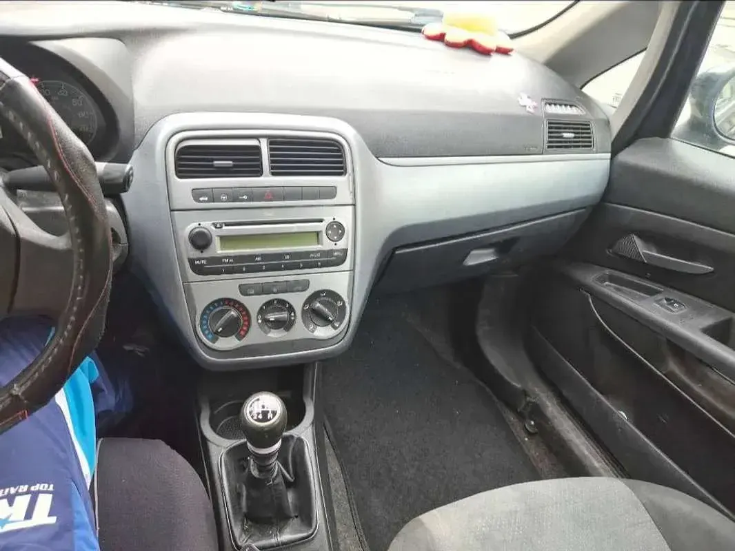 Usata Fiat Grande Punto 77 CV (56 kW) 2011 Nero Utilitaria