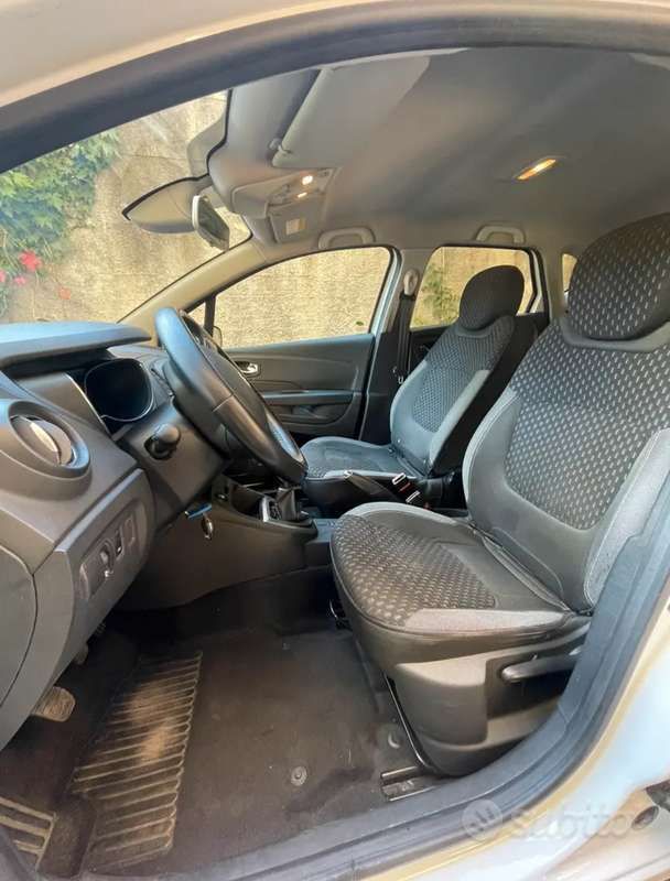 Usata Renault Captur Intens 120 CV (88 kW) 2017 Bianco SUV