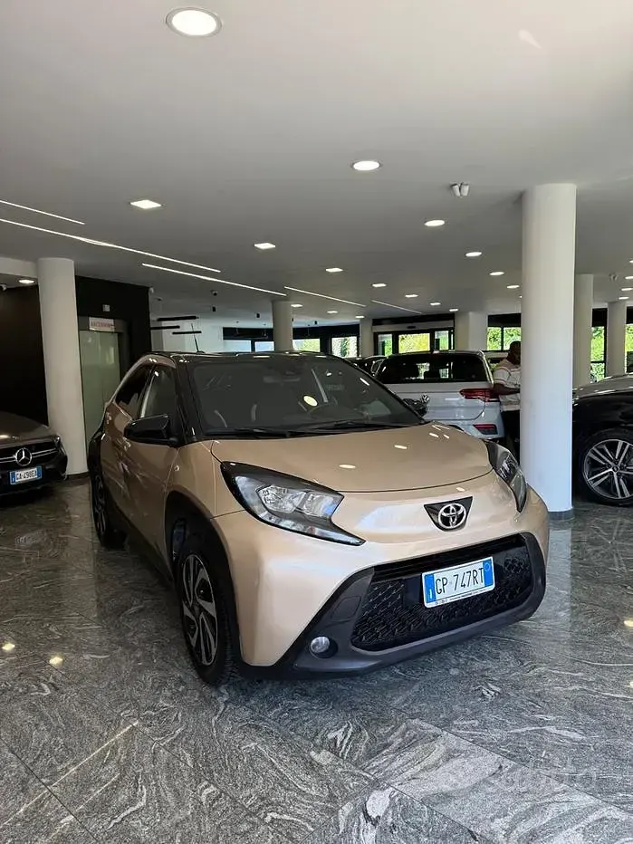 Usata Toyota Aygo X Trend 72 CV (52 kW) 2023 Giallo SUV
