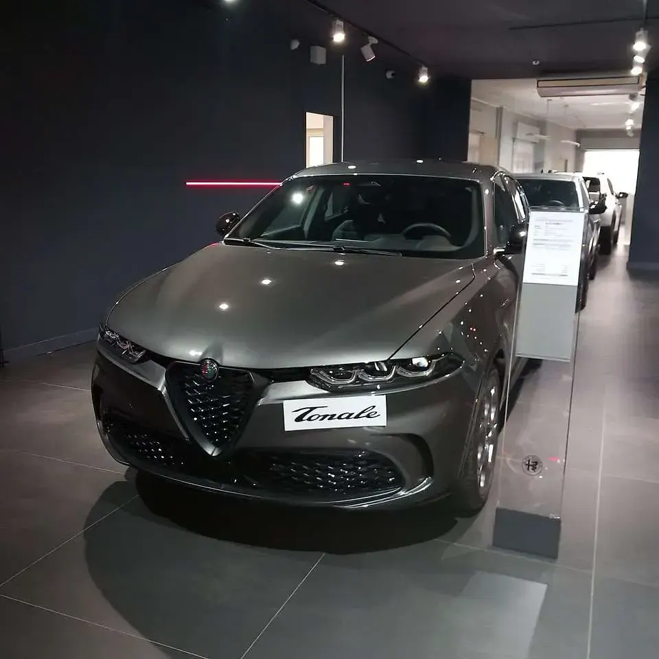 Nuova Alfa Romeo Tonale Veloce 160 CV (117 kW) 2025 Grigio SUV