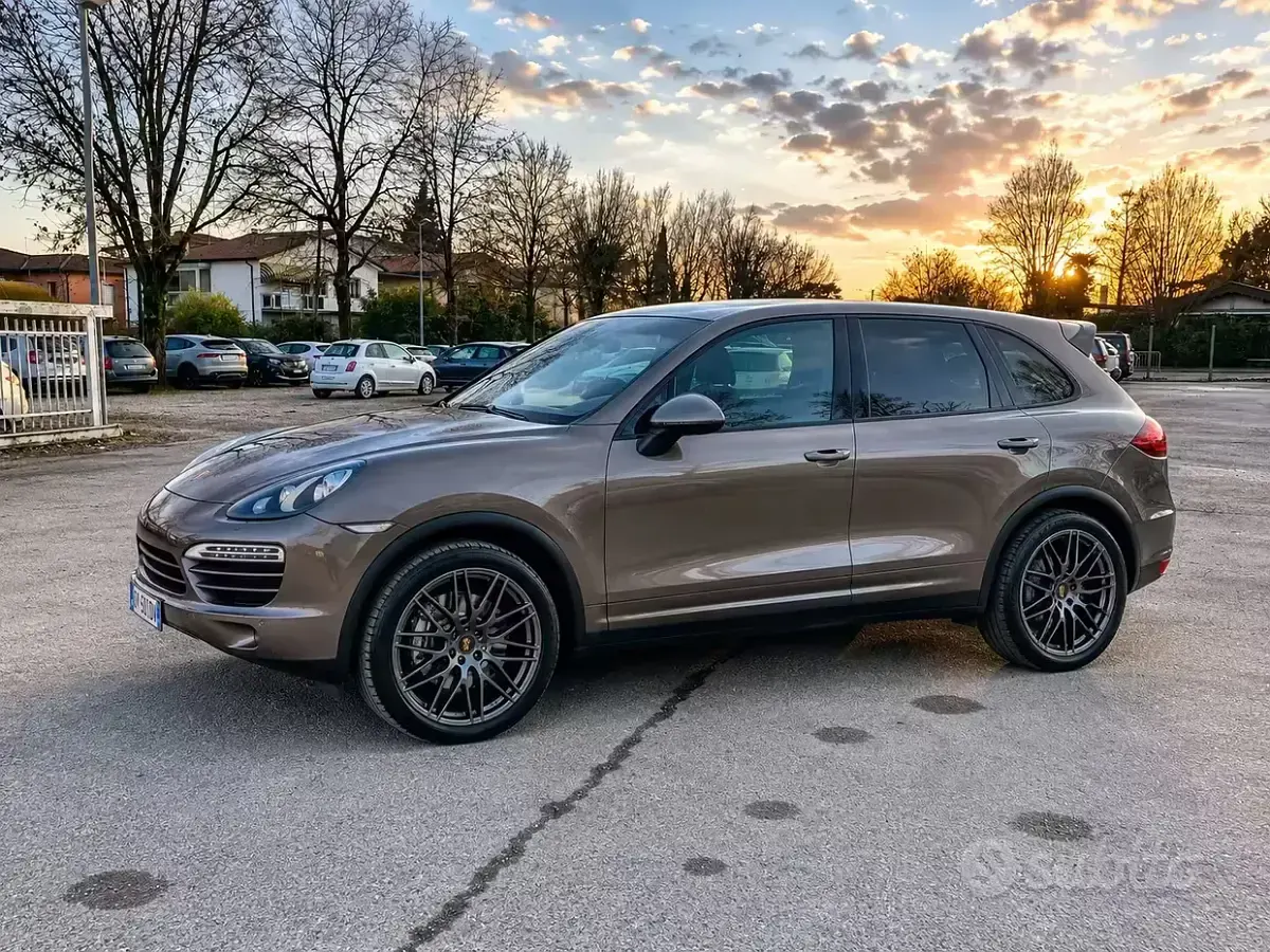 Usata Porsche Cayenne 245 CV (180 kW) 2013 Marrone SUV