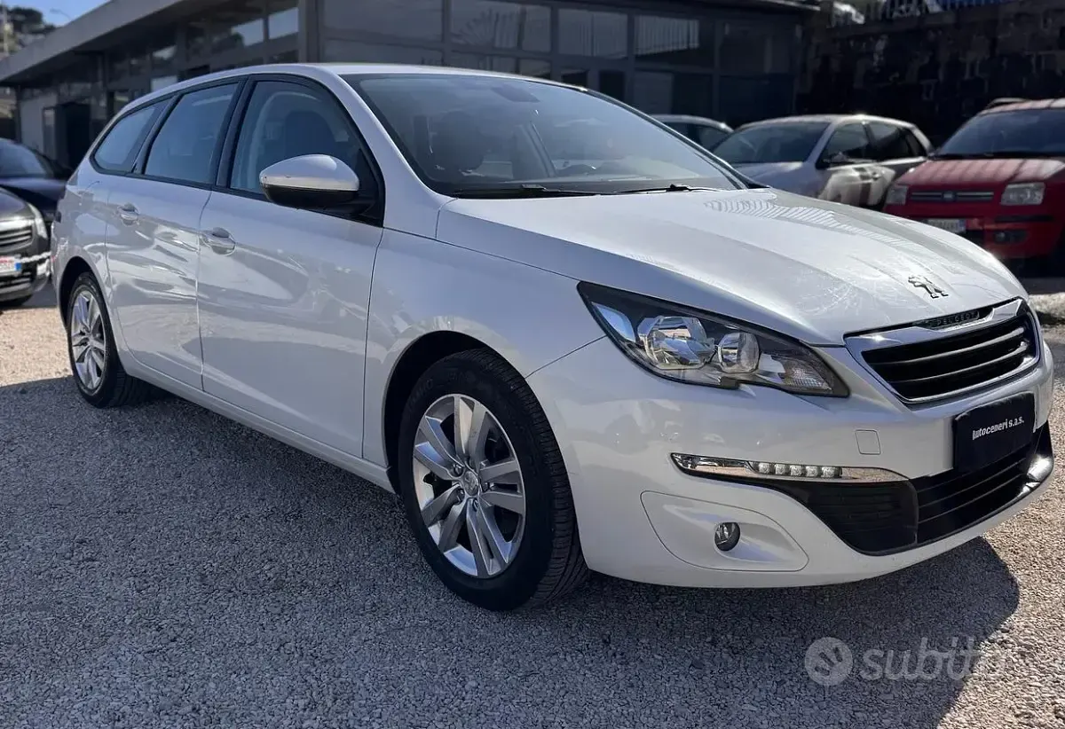 Usata Peugeot 308 Business-Line 120 CV (88 kW) 2015 Bianco Station wagon