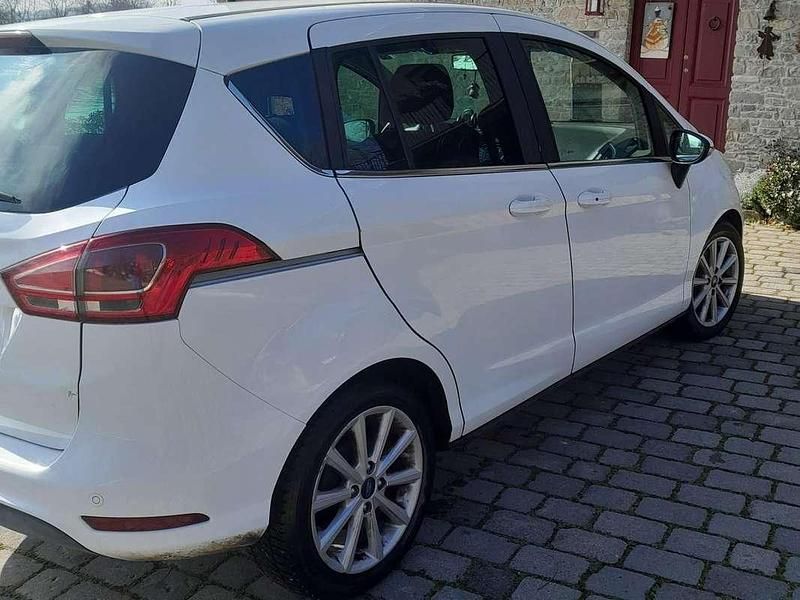Usata Ford B-MAX Titanium 75 CV (55 kW) 2015 Monovolume