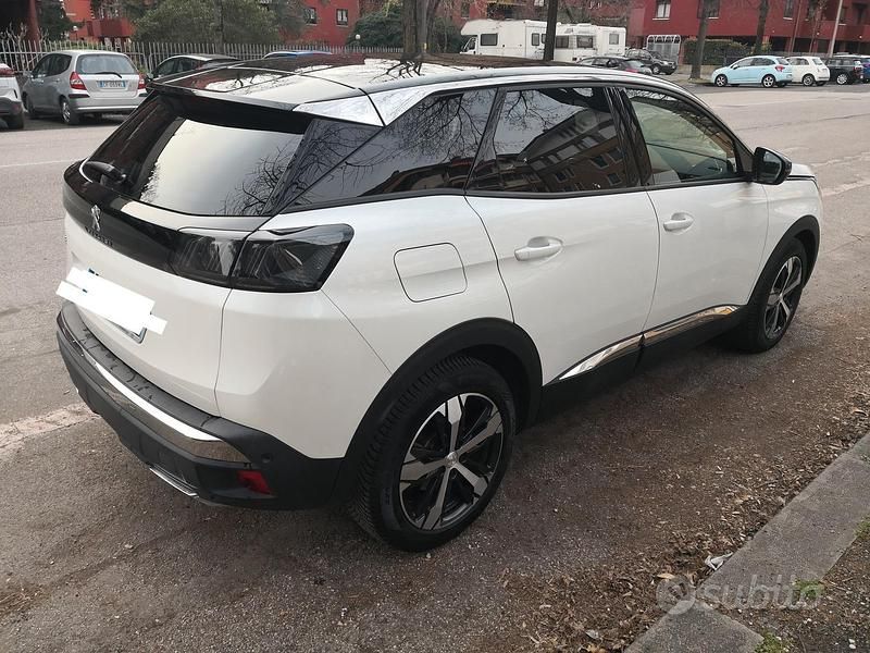 Usata Peugeot 3008 Allure 131 CV (96 kW) 2022 SUV