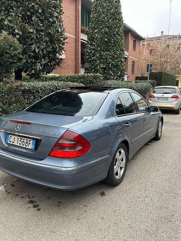 Usata Mercedes E270 Avantgarde 177 CV (130 kW) 2003 Berlina