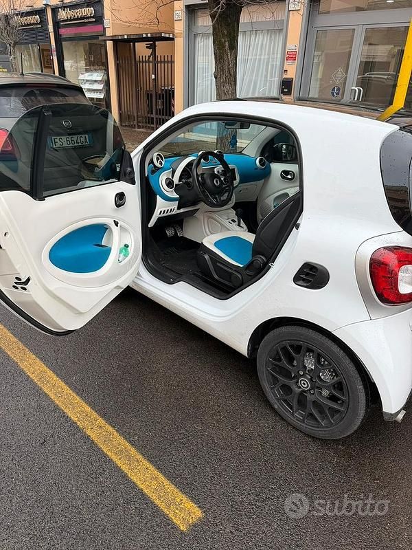 Usata Smart ForFour 2016 Bianco Utilitaria