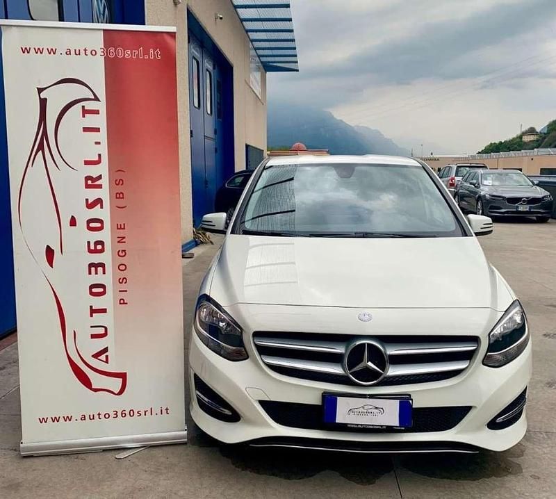 Usata Mercedes B200 Executive 136 CV (100 kW) 2015 Bianco metallizzato Monovolume