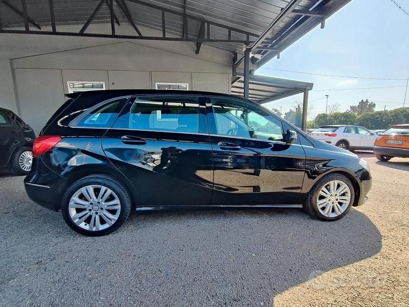 Usata Mercedes B180 Premium 108 CV (79 kW) 2013 Nero Monovolume
