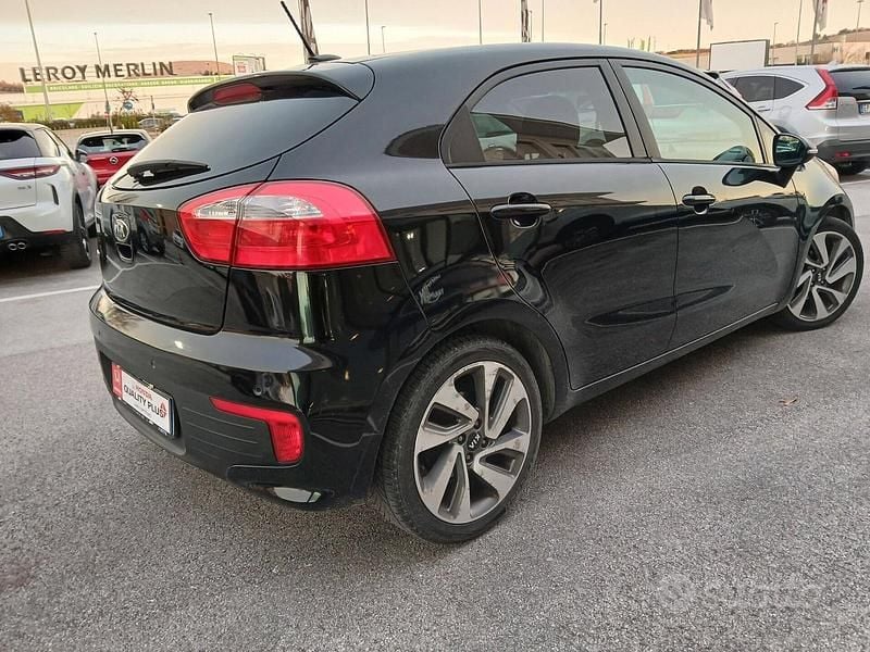 Usata Kia Rio 75 CV (55 kW) 2015 Nero Berlina
