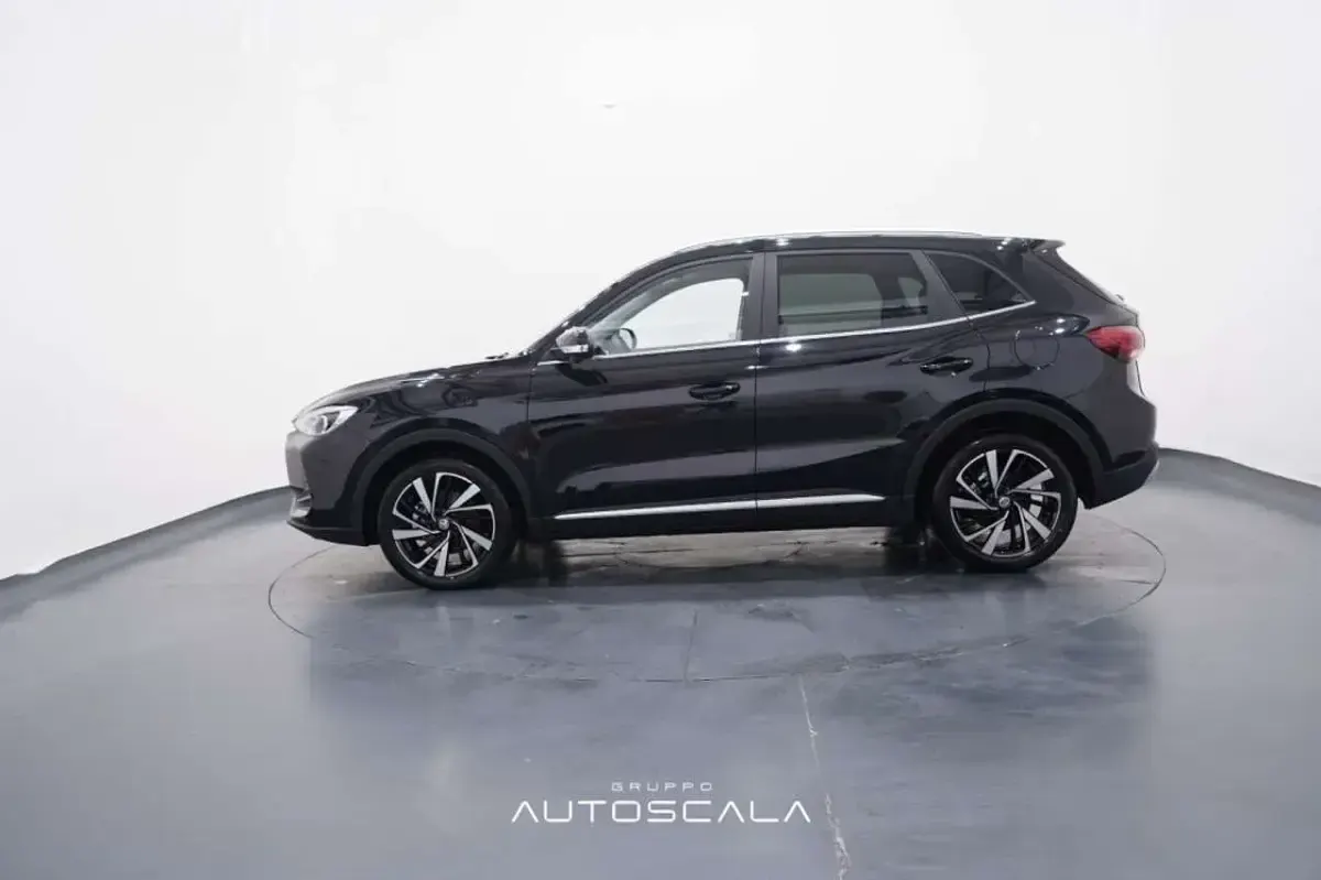 Nuova MG ZS Luxury 102 CV (75 kW) 2026 Nero SUV