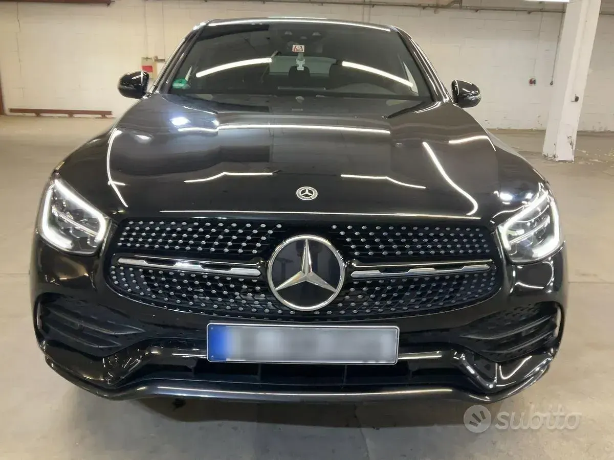 Usata Mercedes GLC220 AMG line 194 CV (142 kW) 2022 Nero SUV