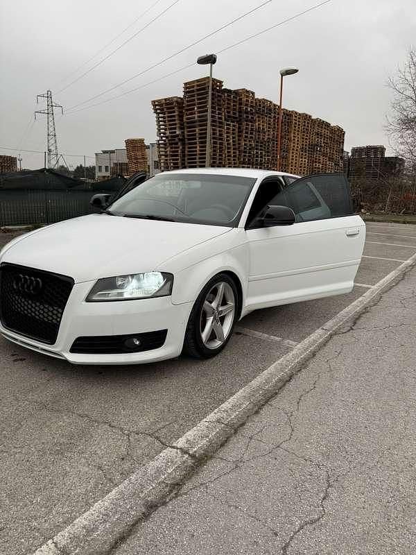 Usata Audi A3 Young 90 CV (66 kW) 2010 Bianco Utilitaria