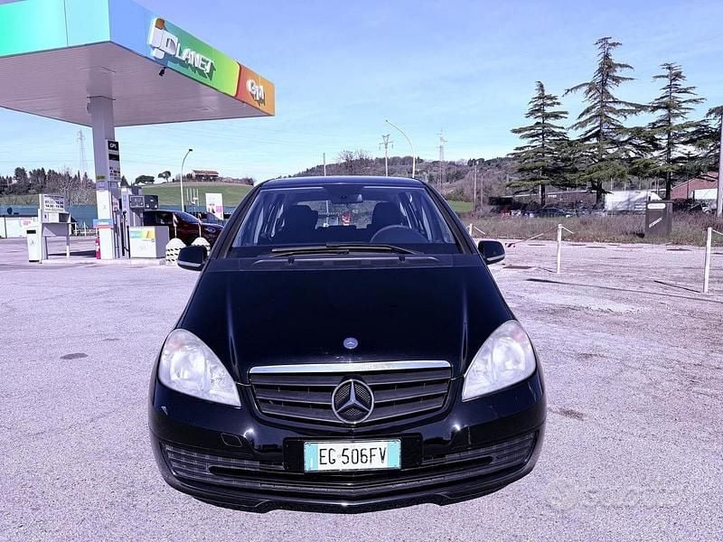 Usata Mercedes A180 Avantgarde 108 CV (79 kW) 2010 Nero Berlina