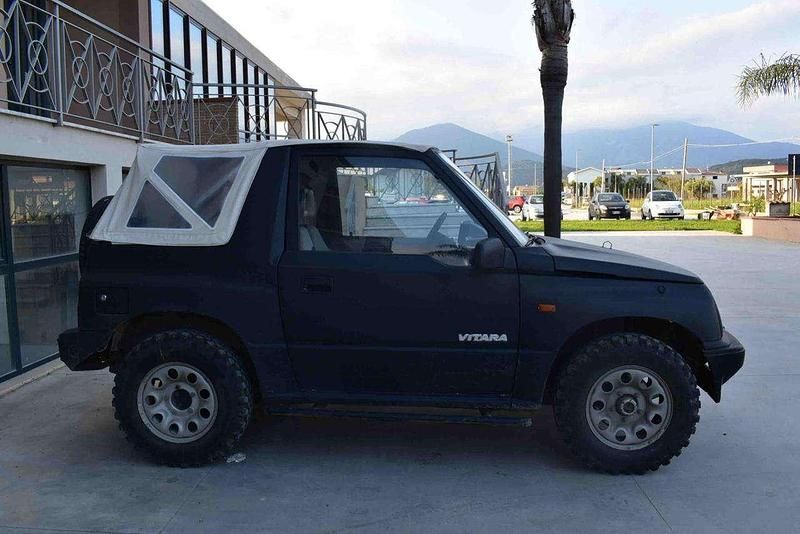 Usata Suzuki Vitara 75 CV (55 kW) 1990 Nero Cabrio
