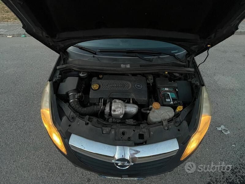 Usata Opel Corsa 95 CV (69 kW) 2011 Utilitaria