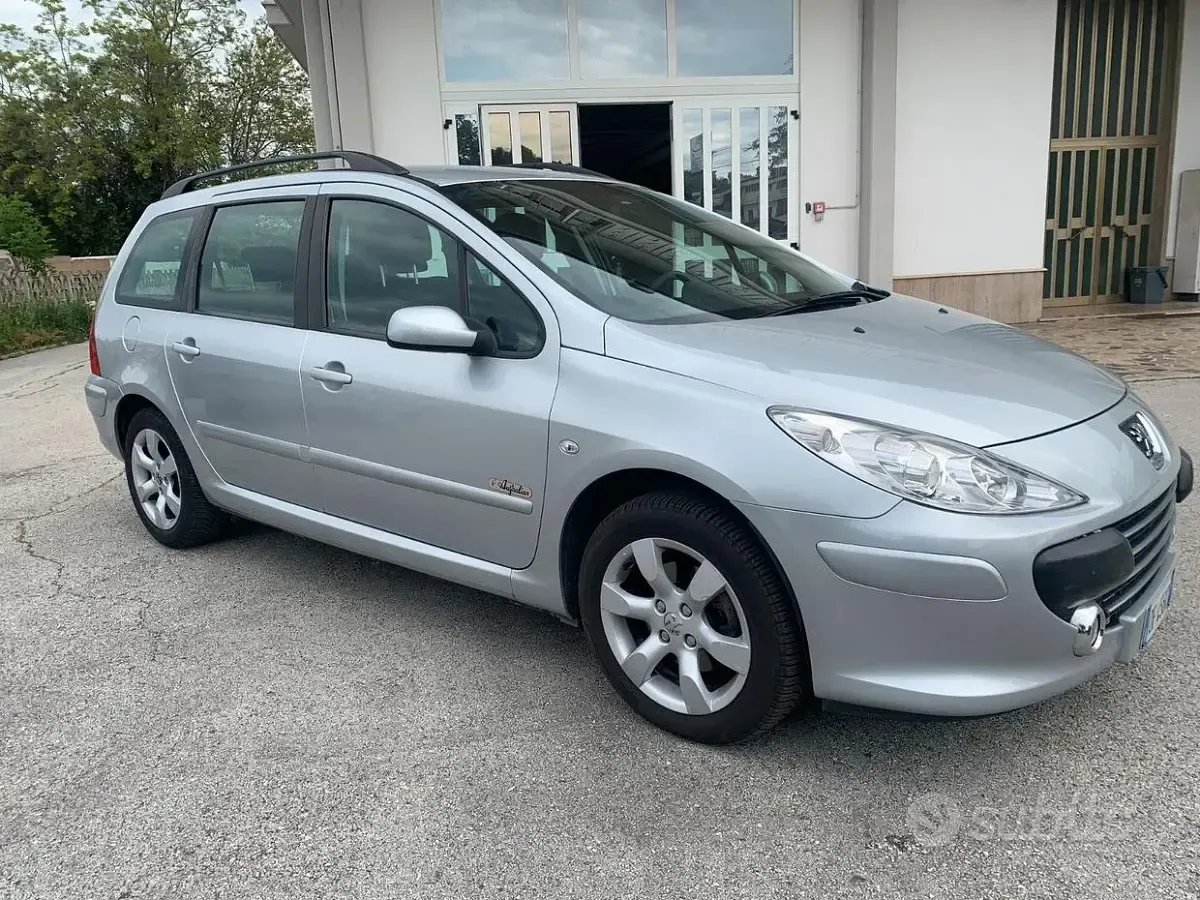 Usata Peugeot 307 110 CV (80 kW) 2007 Grigio Station wagon
