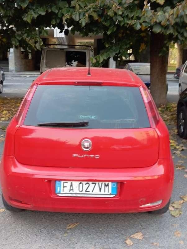 Usata Fiat Punto Street 75 CV (55 kW) 2015 Berlina