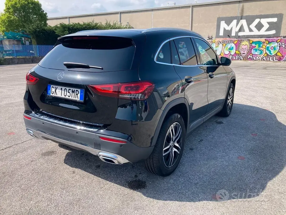 Usata Mercedes GLA180 116 CV (85 kW) 2022 Nero SUV