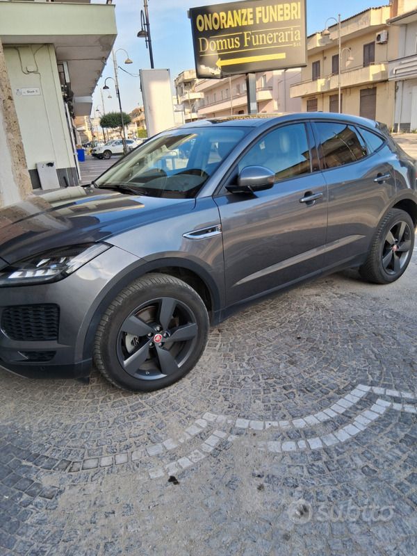 Usata Jaguar E-Pace 160 CV (117 kW) 2019 Grigio SUV